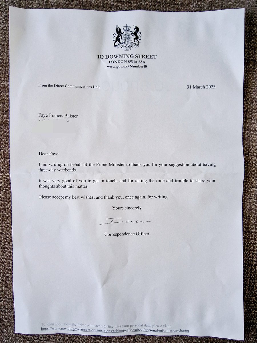 nadine206206's tweet photo. She's over the moon she got a reply ... but furious they haven't answered her question or committed to her suggestion 🤣🤣🤣🤣 @RishiSunak @St_Benets #10DowningStreet #3dayweekends.
A 9 year olds day made 😍👌 https://t.co/EUZRViW2ZX