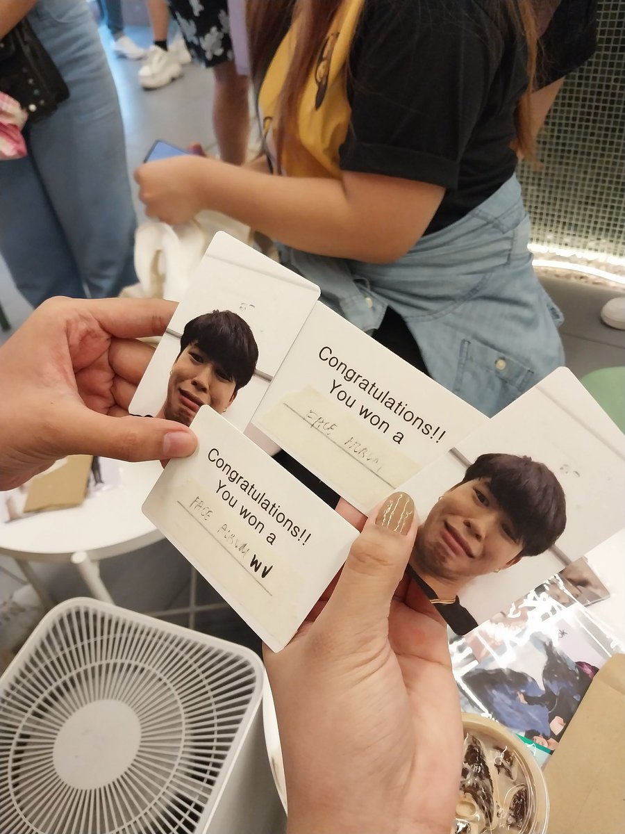 jikooksb1tch's tweet photo. kaya pala di ako nananalo sa mga pa-GA dito sa twt, sa JIMIN CSE pala ako sswertehin π thank youu saur much @flowwithjimin π #FlowWithJimin https://t.co/QbOIVo8YEM