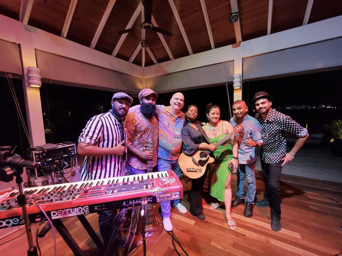 detuneband's tweet photo. Thank you for having us on your special day. May the love between you both last a life time. Happy anniversary James and Mela β€οΈβ€οΈβ€οΈβ€οΈβ€οΈ @KurumbaMaldive
#anniversary #celebration #couplegoals #blessedtoknowyou #happymoments #thankful #detuneband https://t.co/sSSLoiNT3Q