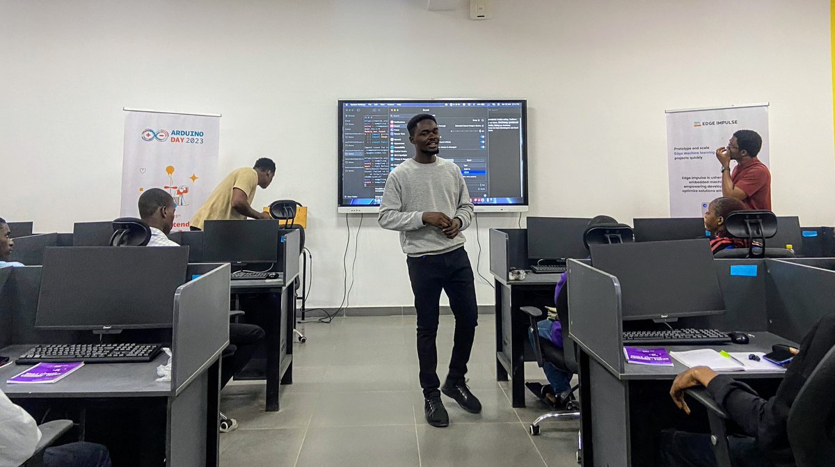 VictorObaro6's tweet image. At the @nodexihub community meetup and @arduino Day celebration.
I spoke about exploring Embedded Artificial intelligence (AI), using the @EdgeImpulse platform to prototype and scale Embedded AI projects quickly.
#Arduinoday2023 #ArtificialIntelligence 
#Embeddedsystems