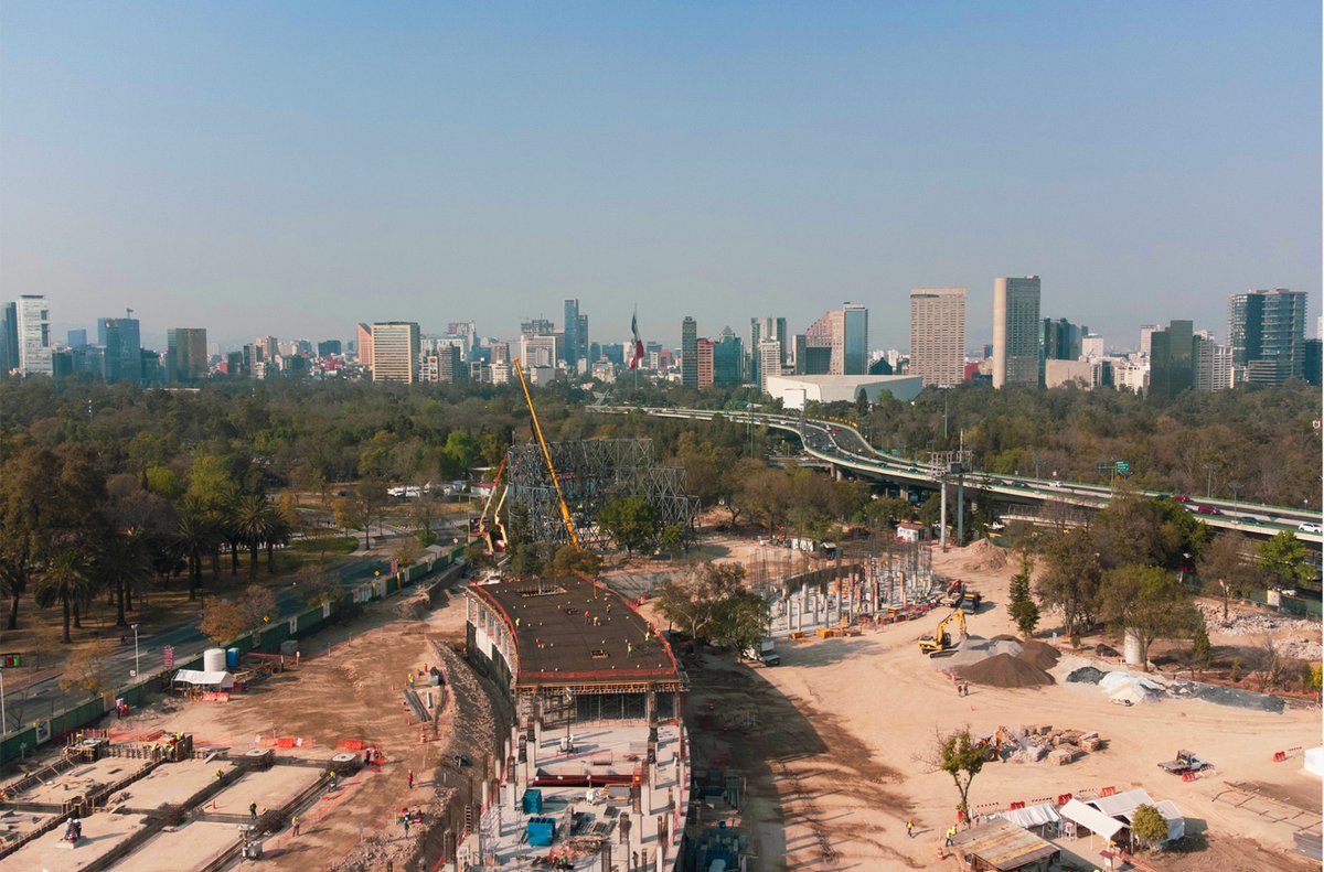 Gatopardocom's tweet photo. Durante su construcción se han detectado sobreprecios, desplazamiento de recursos y falta de estudios que justifiquen su presupuesto.

El nuevo proyecto prioritario es un ejemplo de inversión centralista.

🖊 @etgarhernandez https://t.co/k7jO9JajgU https://t.co/I71VHs4pMV
