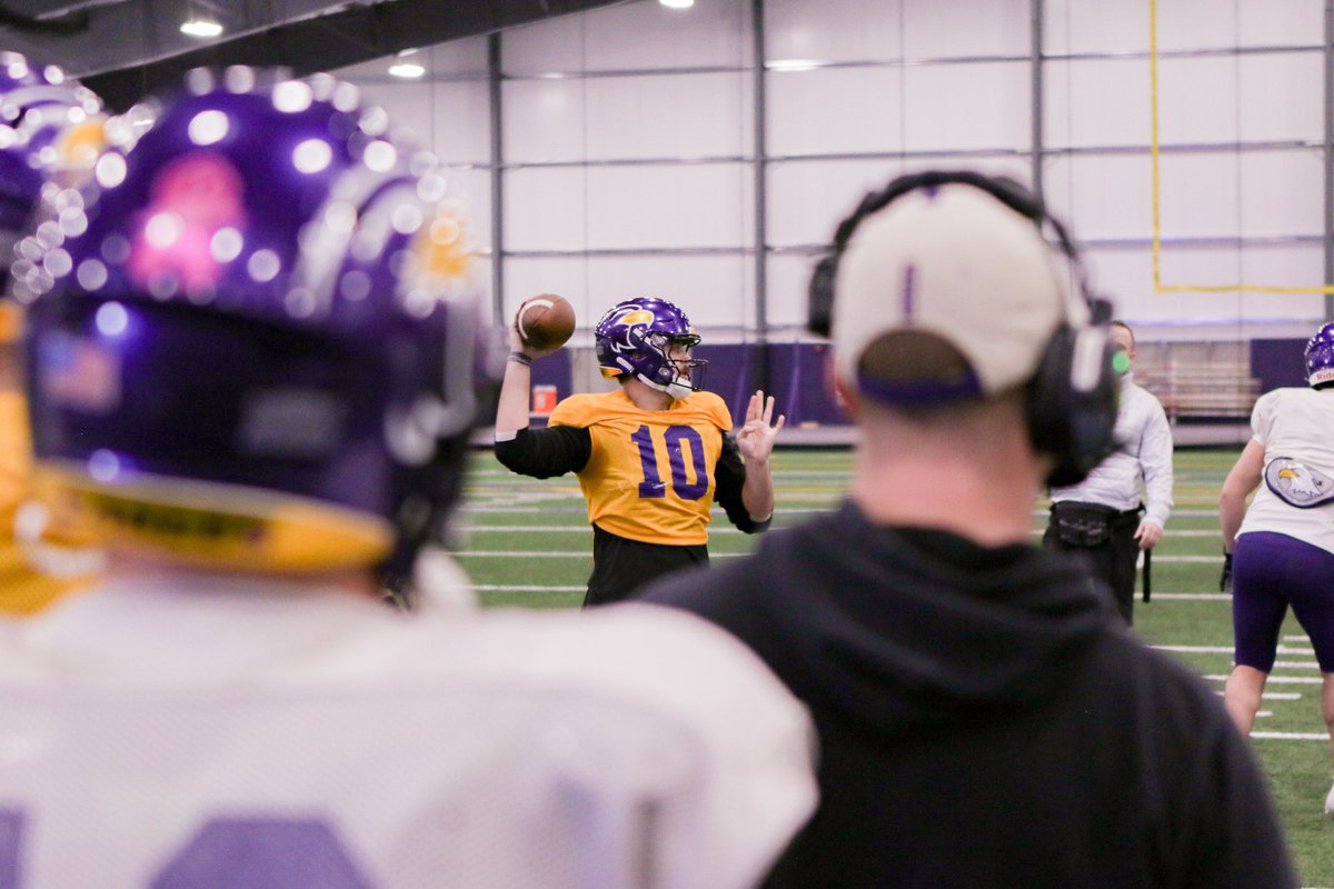 AshlandFB's tweet photo. Scrimmage #1 ✅

#OnTheHunt🦅 https://t.co/DEURHAscIU