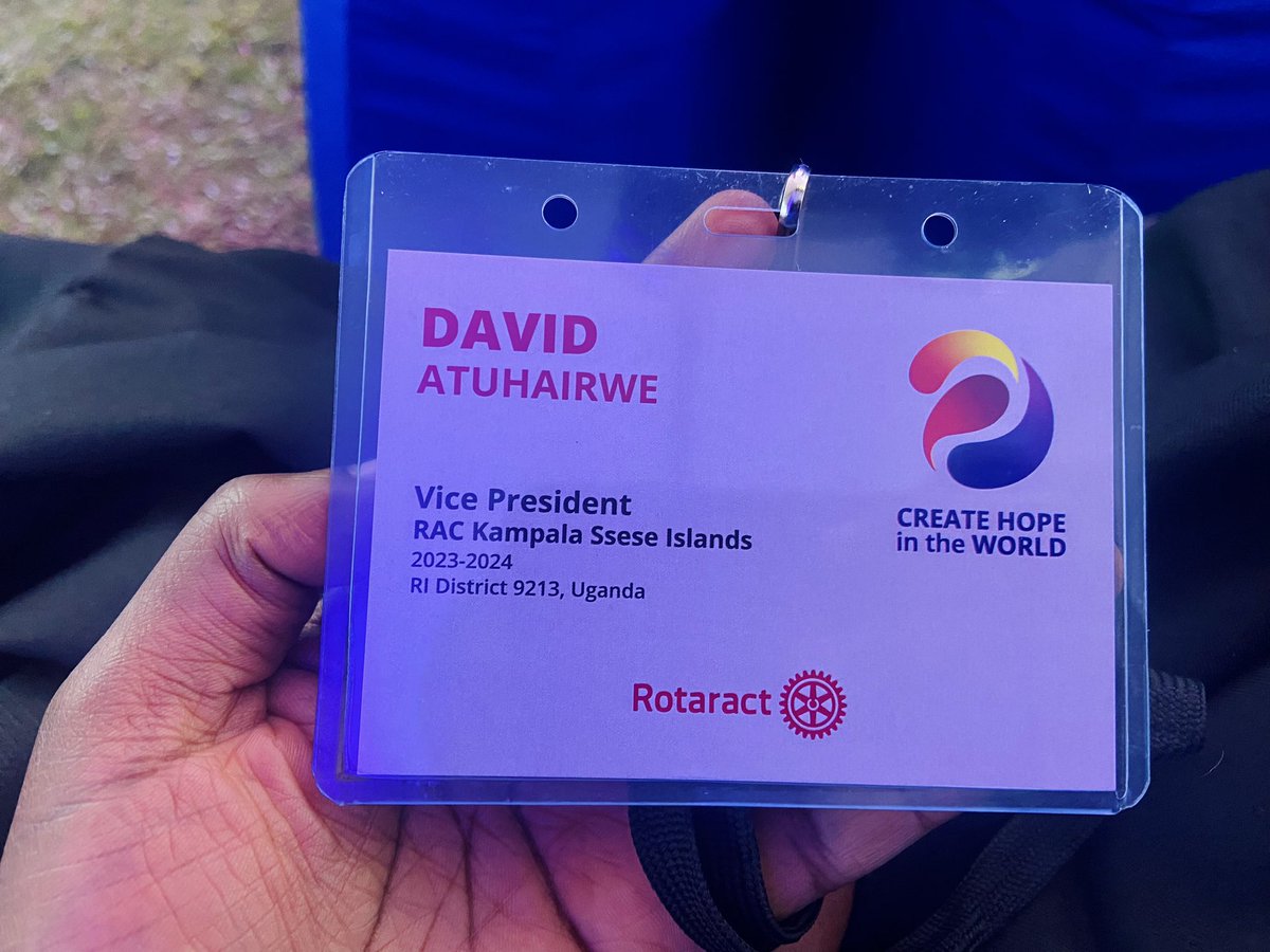 atuhairwe_david's tweet photo. Create Hope in the World:
🥂cheers to new beginnings
#JoinRotaract https://t.co/e9zRihOifa