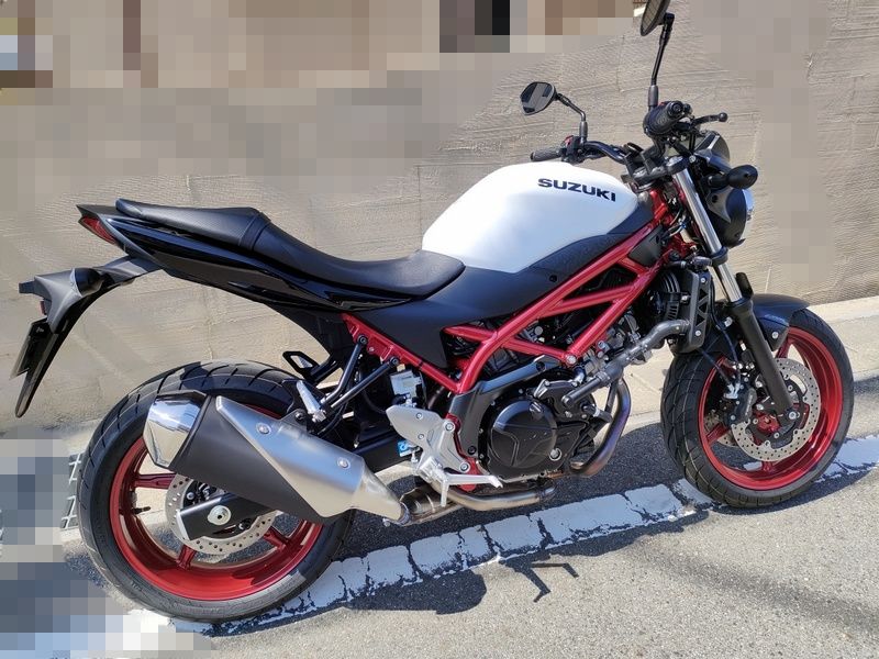 SV650_DRUM's tweet photo. エイプリルフールではありません？！
人生最後の大きなオモチャを買ってしまいました～！
それもカワサキでなく･･･スズキ！

赤いフレームがオシャレです！笑

SV乗りの諸先輩方！
宜しくお願いします！

#スズキ　#SV650
#鈴菌 https://t.co/kZg78teqEd