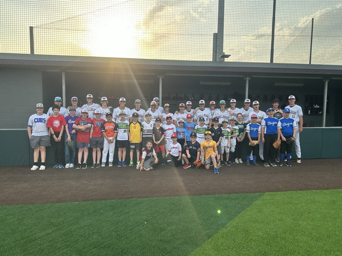 WHSbaseballfans's tweet photo. We had such an amazing time last night at our Youth Night! What a fantastic turnout! Thank you to all our coaches and players, future ball players, parents, and volunteers for helping make last night a success! ⚾️ 🐾 #WISDgreatness #wallerbaseball https://t.co/Rpg79I0V6Y