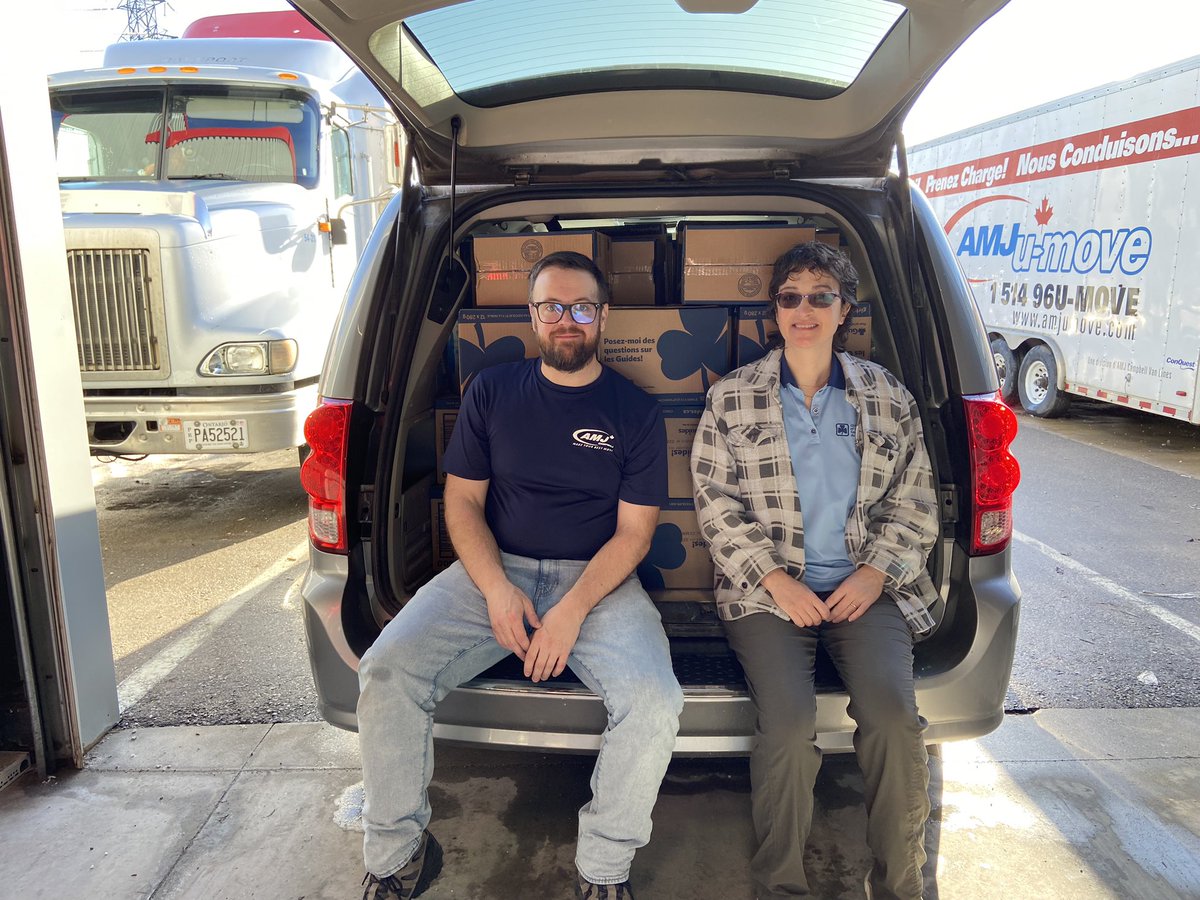 DannaGuelph's tweet photo. Ever wondered how many @girlguidesofcan cookies fit in a mini van?  #spoileralert 170!!!   Great care and packing skills by @amjcampbell #moving in Cambridge.  Thank you for supporting guiding! https://t.co/FlF62tYn26