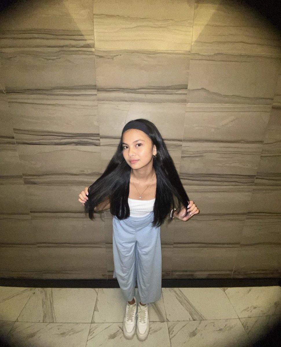 hyacinthhhh_'s tweet photo. haira's new ig post !! 

— check it out ^^ 

🖇️: https://t.co/KrL6NFiypX

#HairaPalaguitto | @palaguittohaira https://t.co/sZDFpP1Fti