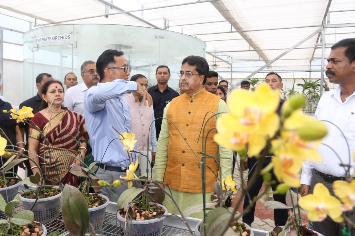 DrManikSaha2's tweet photo. Tripura is the home for various species of Orchids.

For conservation of the orchid species, today inaugurated a beautiful state-of-the-art Orchidarium at Oxygen Park, Agartala ahead of the visit of #G20 delegates.

It will be an additional attraction for the tourists. https://t.co/eyFvtYsIeb