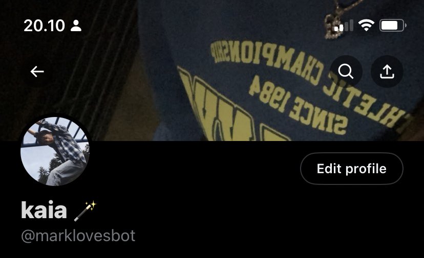 kaialovesmark's tweet photo. haii !! i’m deciding to move account into @marklovesbot so if anyone still wanna be my moots please do rep with your @ [ probably i will close thiss accout and will be more active at @marklovesbot ] https://t.co/AkQesNxkWX
