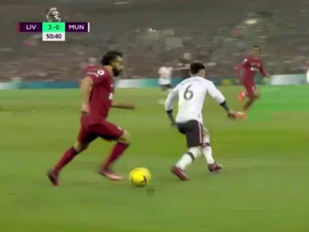 Van Dijk recreated the Martinez move😭
