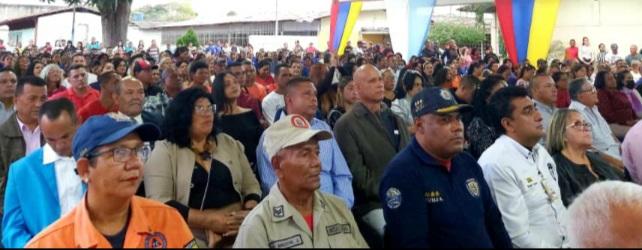 CumanacoaNews's tweet photo. #TipsDeCumanacoa
🔹️Comisión Regional de #Primarias del Estado Sucre ya tiene nombres.
🔹️Sin #termómetro hospital de Cumanacoa.
🔹️Alcalde #TomásBello presentó memoria y #cuenta2022 con presencia del gobernador #GilbertoPinto.👇
@CumanacoaNews @MatosGa1 https://t.co/r6BGoE2rLr