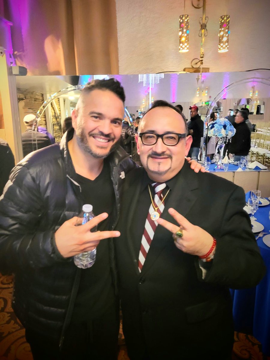 zonarosachicago's tweet photo. @KUNOBP @pepemaganashow @Lorenaherrera Bienvenido a Chicago y el mejor de los éxitos 👏🙏🙌 https://t.co/ovZmmEVNkT