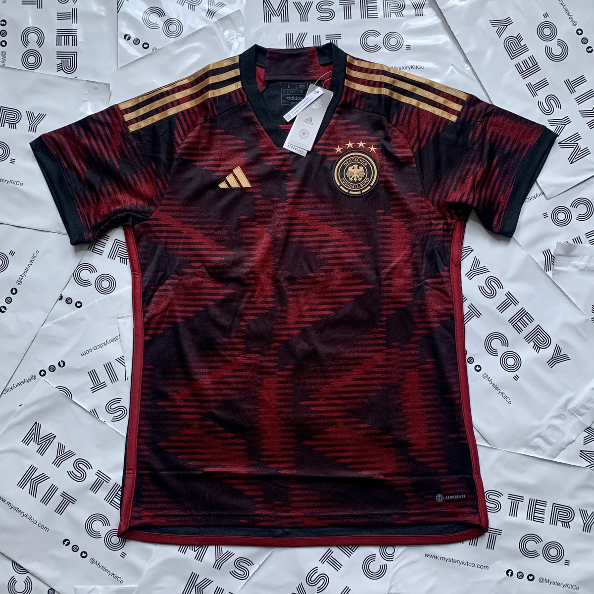 MysteryKitCo's tweet photo. 🚨 FREE mystery kit c/o https://t.co/fsnX17xY6G anyone? 🚨

We’re giving one away if @MarcusRashford scores against @NUFC tomorrow ANY time! ⏰

Just RT ♻️ this tweet &amp; follow @MysteryKitCo 🤝 to be in with a chance!

Good luck! 🤞 https://t.co/3UPw3kexqw