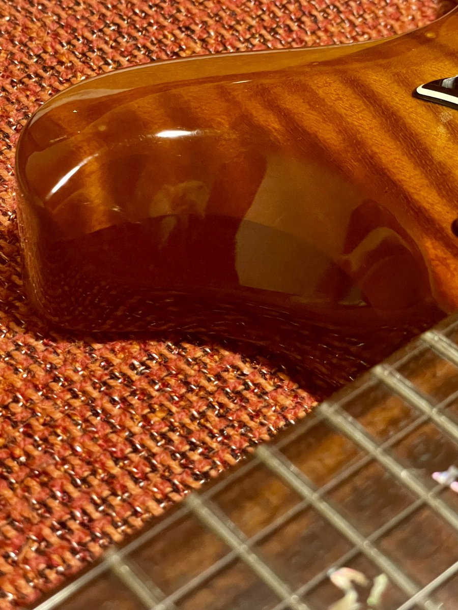 hirohiro7654321's tweet photo. PRS CORE Mira メイプルトップ
このメイプルの厚さ😊
#PRS #PRSCORE https://t.co/IKsiRAgHX9