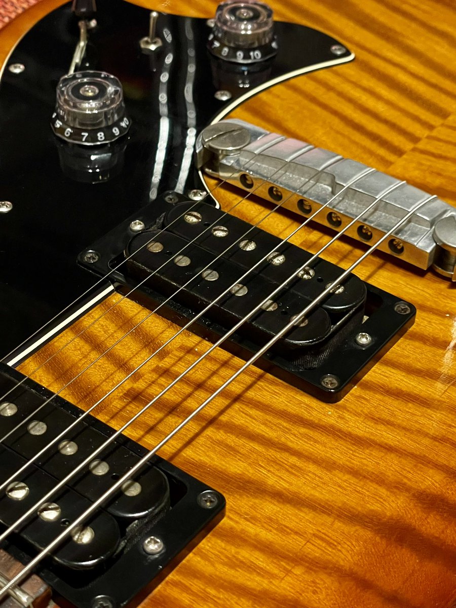 hirohiro7654321's tweet photo. PRS CORE Mira メイプルトップ
このメイプルの厚さ😊
#PRS #PRSCORE https://t.co/IKsiRAgHX9