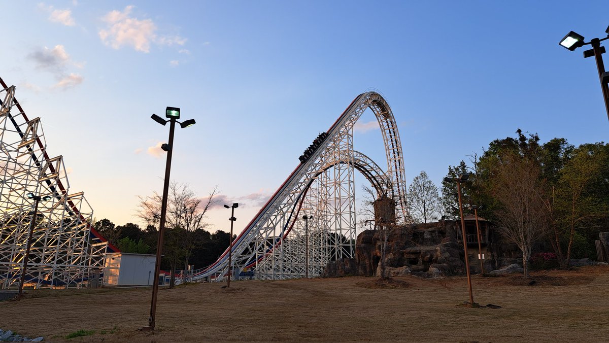 jkwana's tweet image. My thighs were perfectly fine and totally didn't take a beating  due to all the airtime after 12 rides on Arie Force One yesterday... APRIL FOOLS!!!

#arieforceone #funspot #funspotatlanta #rmc