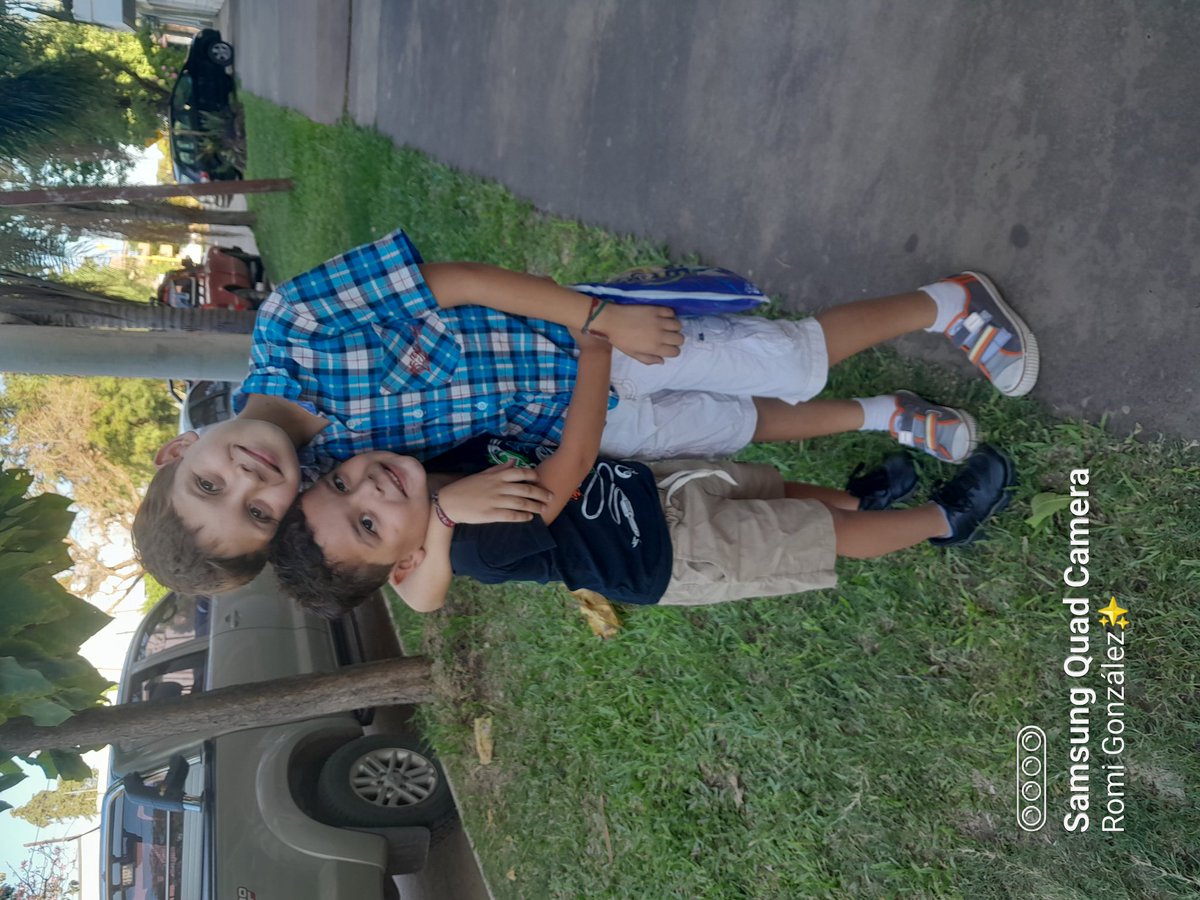 giselaromina8's tweet photo. @Vivoelsabado mis amores de Chajari ,Entre Rios,  ... Thiago y Lorenzo... https://t.co/PANfSINXzw