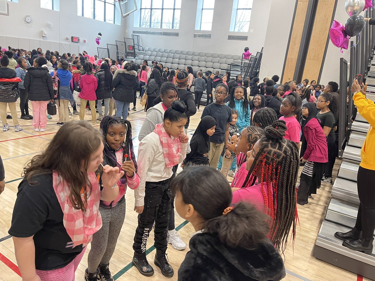 NYCDistrict19's tweet photo. The @d19GEMSquad celebrated WHM honoring women who have made history,women who are making history, &amp; the girls who are claiming their seat at the table!! @NikkiLucasNYC shared her journey, words of advice &amp;commitment to supporting the GEMs use their Voice to make change! #GEMDay https://t.co/u46vcHZgBC