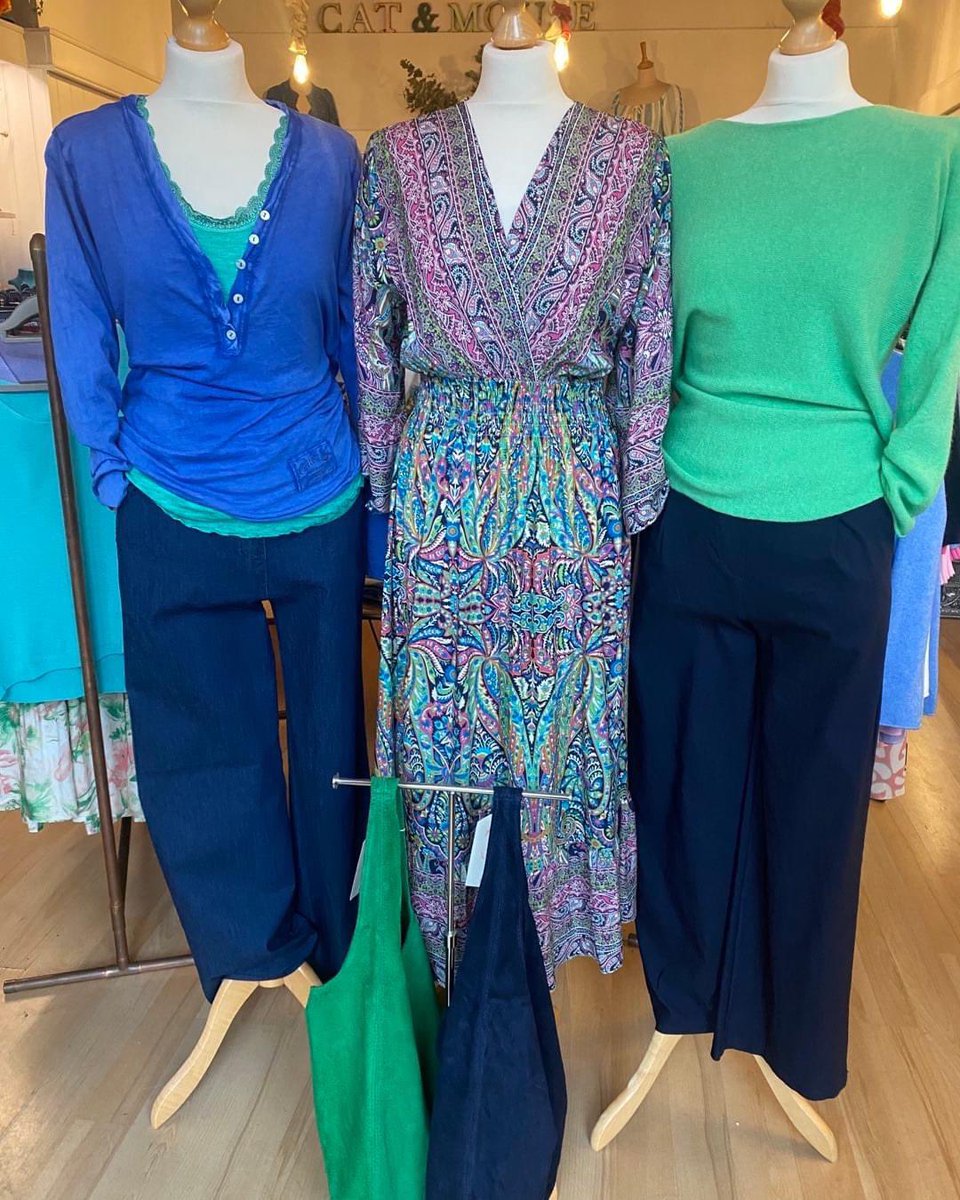 💚  The joy of colour 💙

#saturday #green #blue #emerald #azure #tshirt #jumpers #simplicity #magictrousers #widelegtrousers #navyblue #dresses #midaxidress #paisley #weekendvibes #holidayvibes #relaxedstyle #ageless #claygate #surreylife #bohemian #boho #hobobags #totebags