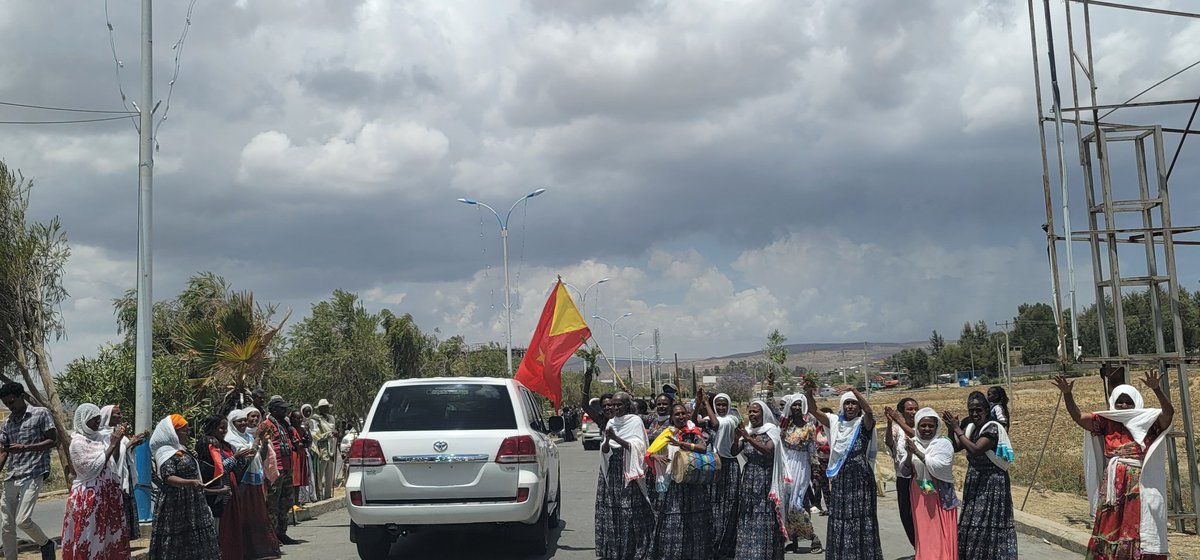 ProfKindeya's tweet photo. Good to be back home#Mekelle #Tigray after a week-long &amp; productive engagements! Some of the released comrades flew with us. A warm community welcome &amp; very emotional reunion at the airport. #Peace takes a courage. https://t.co/bRpqytloPU