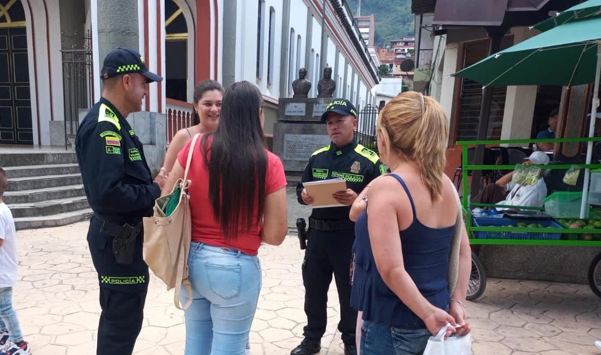 ProteccionPonal's tweet photo. ☝🏻Desde el suroeste Antioqueño, trabajamos por por un ambiente sostenible y seguro. 

Realizamos controles permanentes para garantizar un #TurismoResponsable en la Semana Mayor.

#DiosYPatria 🇨🇴 https://t.co/yxCHztG3Ve