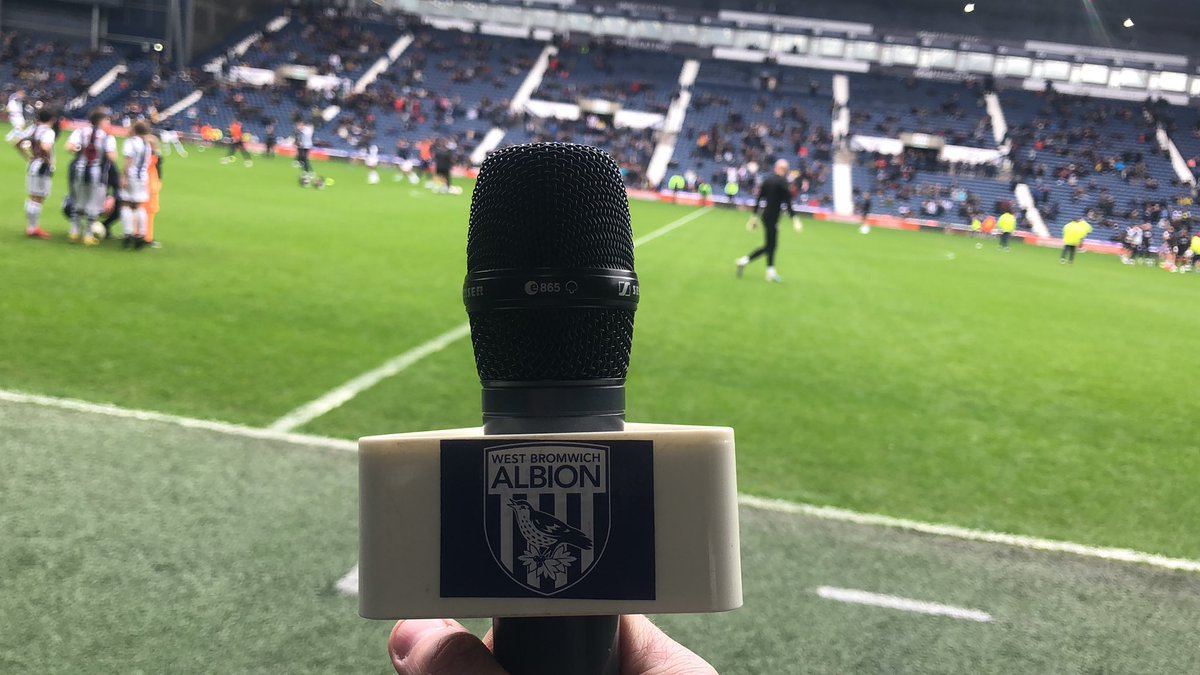 FMHursty's tweet photo. Mic in hand, what else do you need!?
Feels like ages but @wba are back - bring it on #matchannouncer #sportspres
#wbamil https://t.co/UMBTVqjNfB