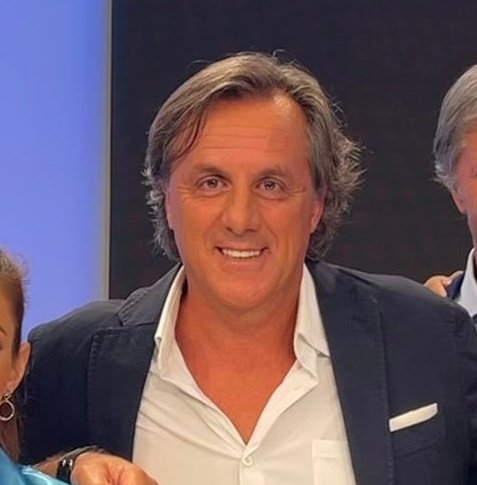 Onestidal2007's tweet image. Voglio spendere 5 minuti del Mio tempo per @PaPaganini 

Bella persona, mai sopra le righe, ottimo giornalista, sempre super partes e garantista

Ecco Chi dovrebbe essere il nuovo #direttore di @RaiSport 

E non credo di essere l'unico a pesarla così, giusto?

#PaganiniDirettore