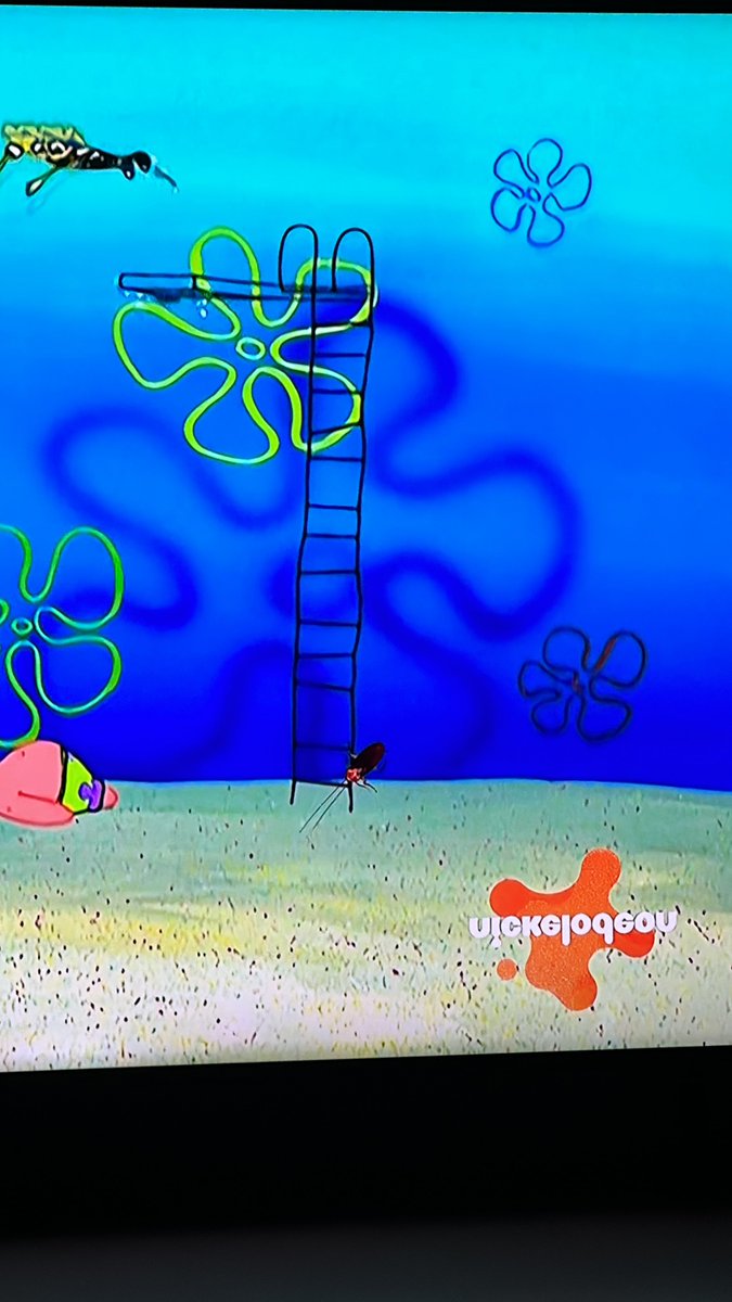 WHY NICKELODEON GOT A ROACH ON MY SCREEN FOR APRIL FOOLS???