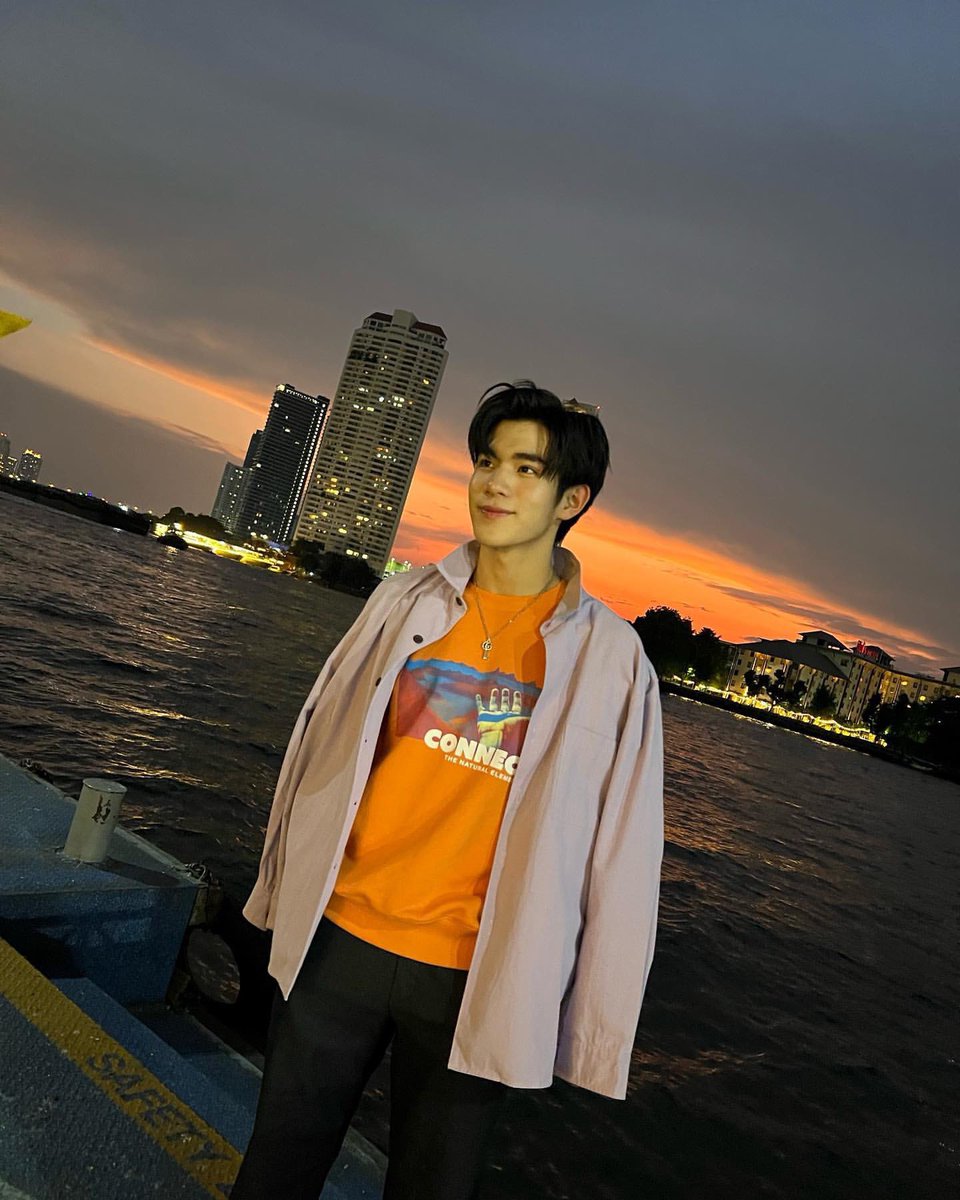 4Fourthzilla's tweet photo. ฉันมีความสุขปลาไม่ได้ 🌻 https://t.co/CuxdkEtHgb