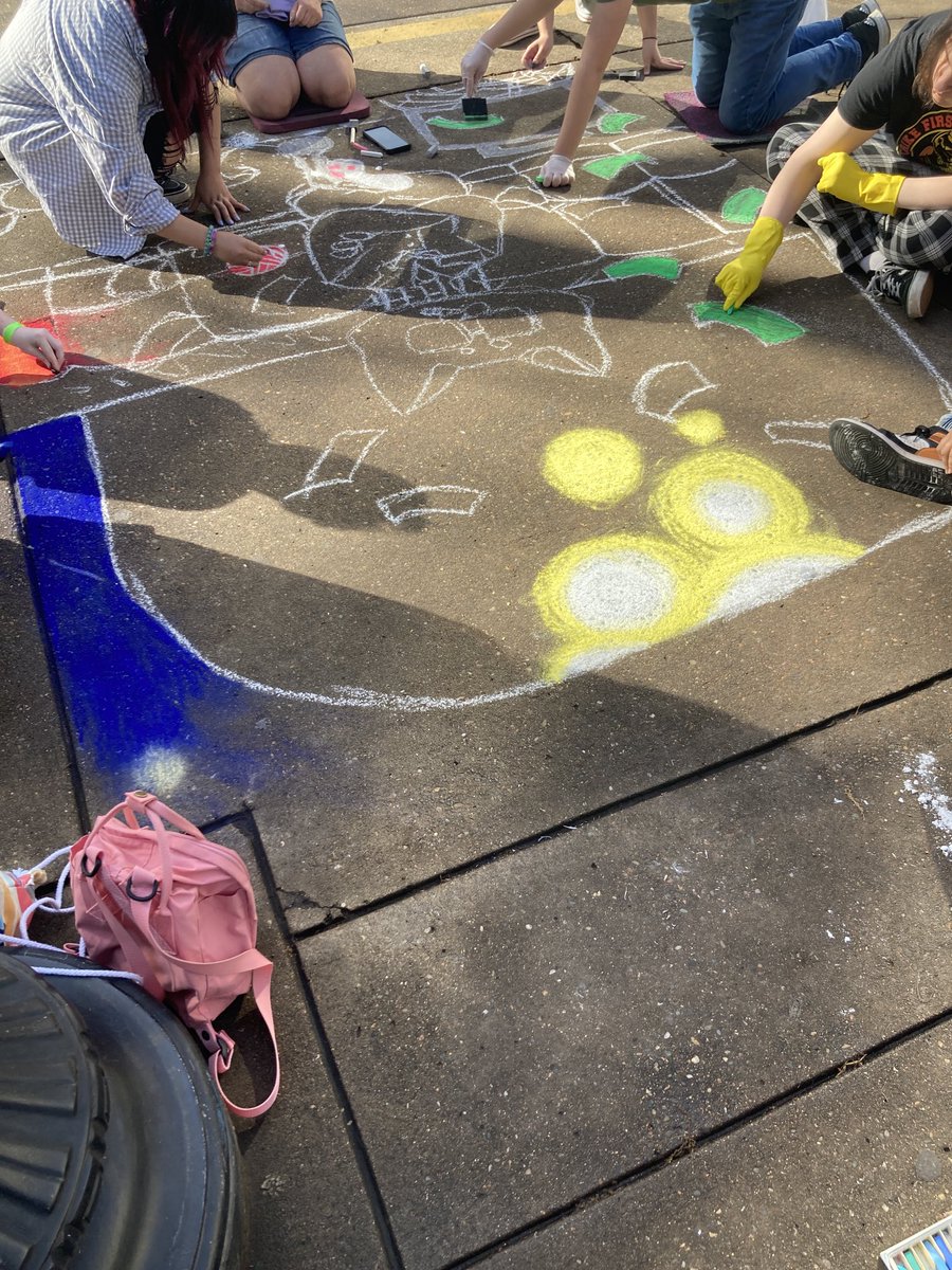 Fulton’s Chalk Walk square is outside Petro’s in Market Square! The sun is coming out and 9 students are off to a great start.