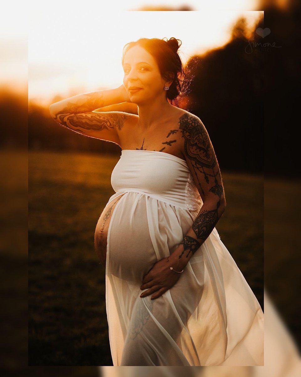 Simone_Hertel's tweet photo. #zwickau #chemnitz #erzgebirge #dresden #leipzig #schwangerschaft #fotoshooting #maternity #babybauchfotoshooting #portrait #portraitphotography #PortraitChallenge #photograghy #nikonphotography #nikon #sunset 

https://t.co/VltGKsOb2f https://t.co/oCPjXvaTYz