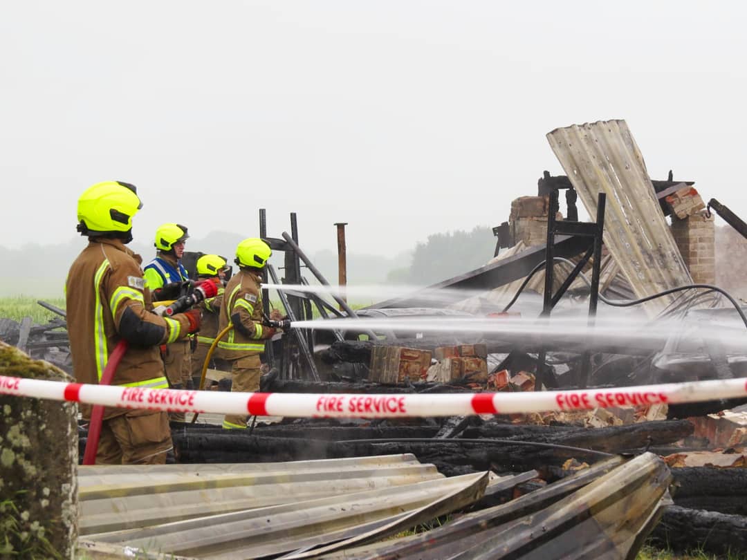 DriverEmergenc1's tweet photo. A very happy #75th Anniversary to @SuffolkFire, an Service close to my heart for being both my local and the service which my Family served with as both Sub/O and Stn.O at Bond Street. https://t.co/fDgfegVIgi