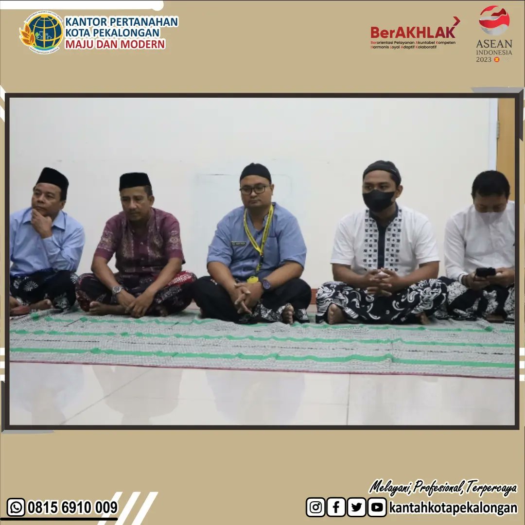 KantahPKLKota's tweet image. Semoga apa yang disampaikan oleh beliau dapat kita ambil hikmahnya, dan bisa kita terapkan dalam kehidupan sehari-hari. Aamiin

#pengajianramadhan 
#KantorPertanahan #KotaPekalongan 
#KantahKotaPekalongan
#ATRBPNKiniLebihBaik
#ATRBPNMajudanModern
#MelayaniProfesionalTerpercaya