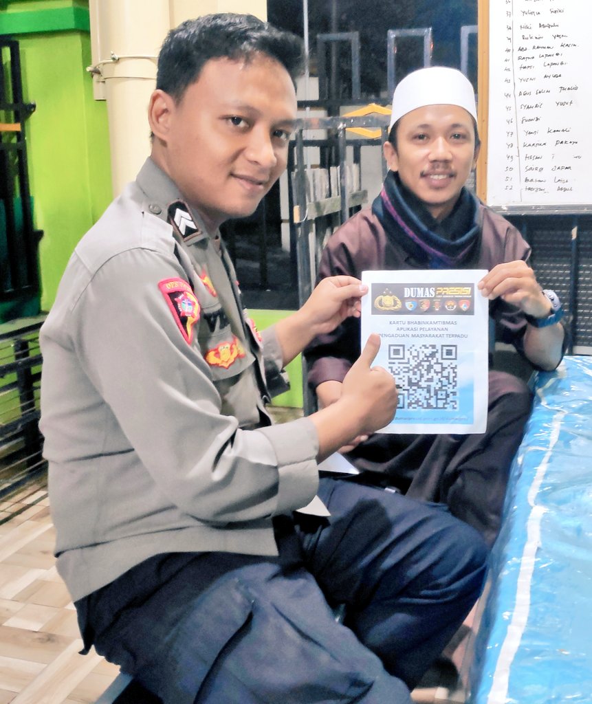 Bhabin_Botu's tweet photo. Melaksanakan Sosialisasi DUMAS PRESISI POLRI &amp; Layanan CALL CENTER 110 POLRI kepada masyarakat warga binaan an. Lk. RIZAL MOHAMAD di Kelurahan Botu.

#KapolrestaGorontaloKota #PolriPresisi #DivisiHumasPolri #ListyoSigitPrabowo #Bhabinkamtibmas #PolsekKotaTimur #PoldaGorontalo https://t.co/I92gEmEtpl