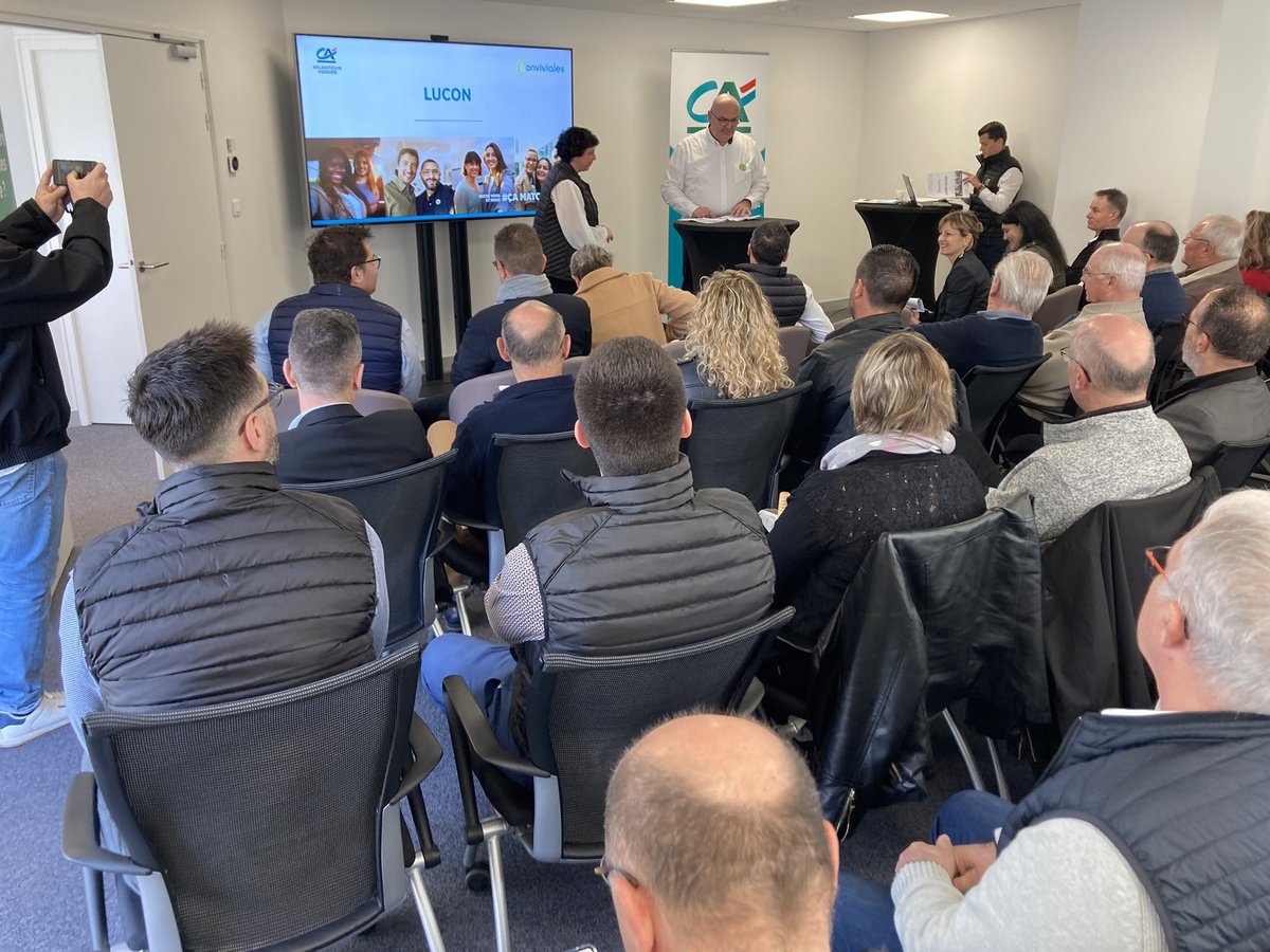 nathaliemasse88's tweet photo. Matinée réussie à Luçon @CAAtlantVendee pour ses conviviales de l’énergie 🙌 Bravo à toute l’équipe collaborateurs et administrateurs pour leurs préparations : 150 participants aux conférences et une 20aine de rdv avec 3 artisans ! Eco d’énergie 👍 #CaMatche https://t.co/NooAjdxq7g