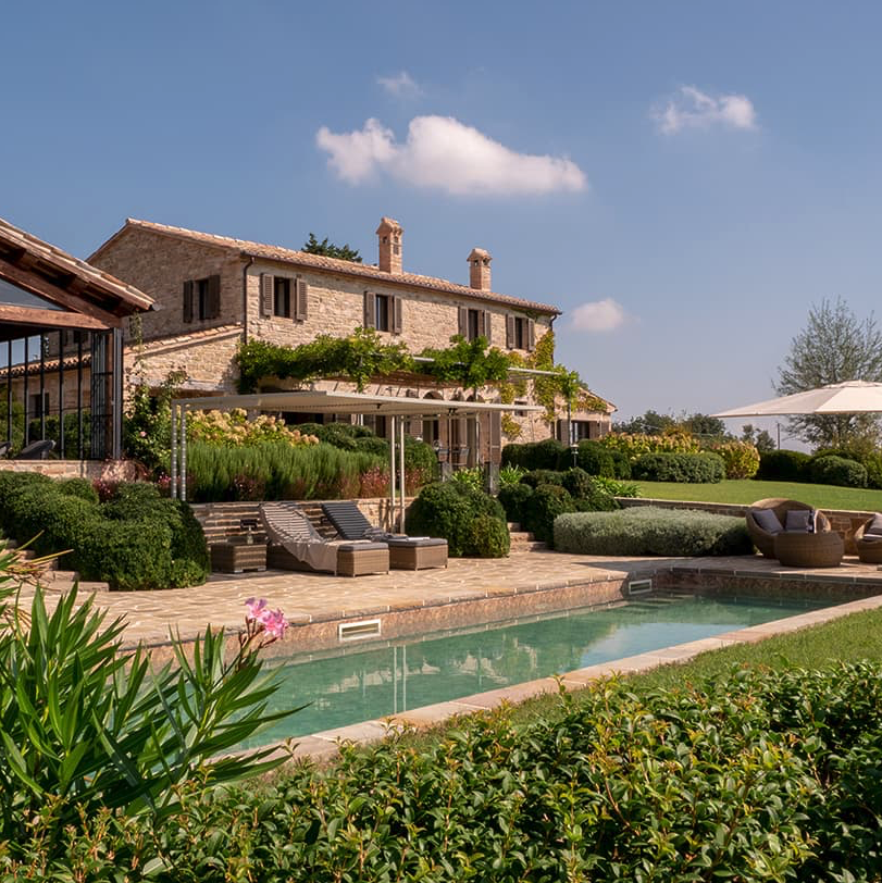 Introducing Casa Apollonia, our latest handpicked luxury villa in lovely Le Marche, Italy's most underrated region. Available this summer - read our review...
luxuryexplorer.com/Italy/Le-March…

#marche #LuxuryTravel #luxurylifestyle #Italy