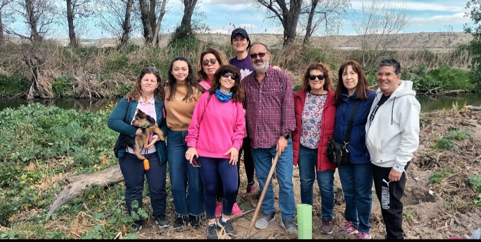 CRUZ_GUTIEZ's tweet photo. Getafe tiene río, ya empezamos a disfrutar del Manzanares, una realidad en marcha, en Getafe los sueños se cumplen!
Hoy plantación de árboles en #PeralesDelRío #GetafeEsVerde #ProyectoGetafeRío 🌿🌳
@PsoeGetafe https://t.co/2GtSYt6Ba5