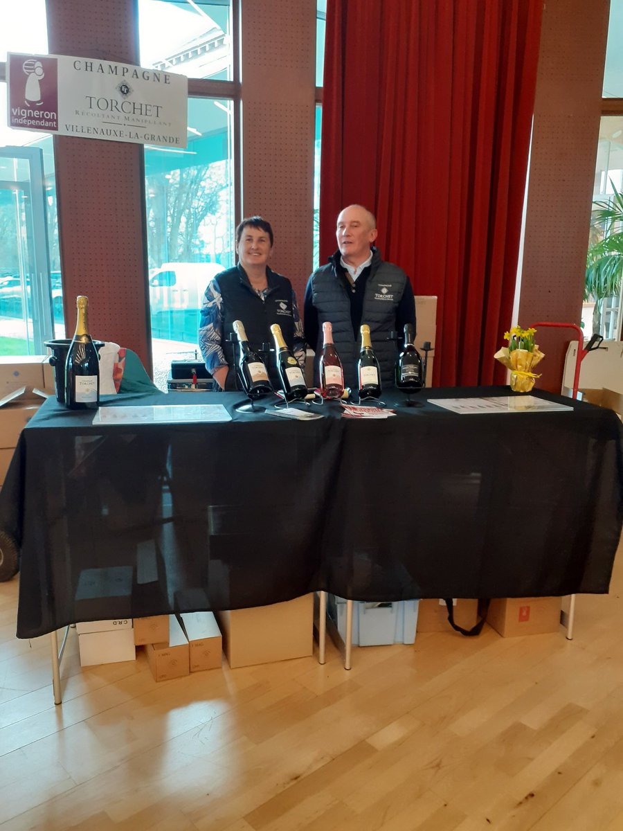 MartineCONORD's tweet photo. Un petit aperçu du salon des vignerons à Néris-les-Bains @ClubBains @Allierdpt https://t.co/QQoKdAkygI