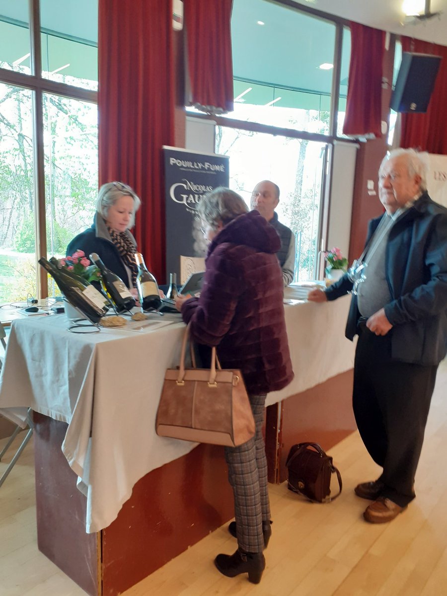 MartineCONORD's tweet photo. Un petit aperçu du salon des vignerons à Néris-les-Bains @ClubBains @Allierdpt https://t.co/QQoKdAkygI