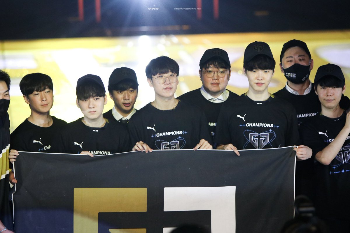takexshot's tweet photo. #22GENG https://t.co/v6Y5Z3D6Jc