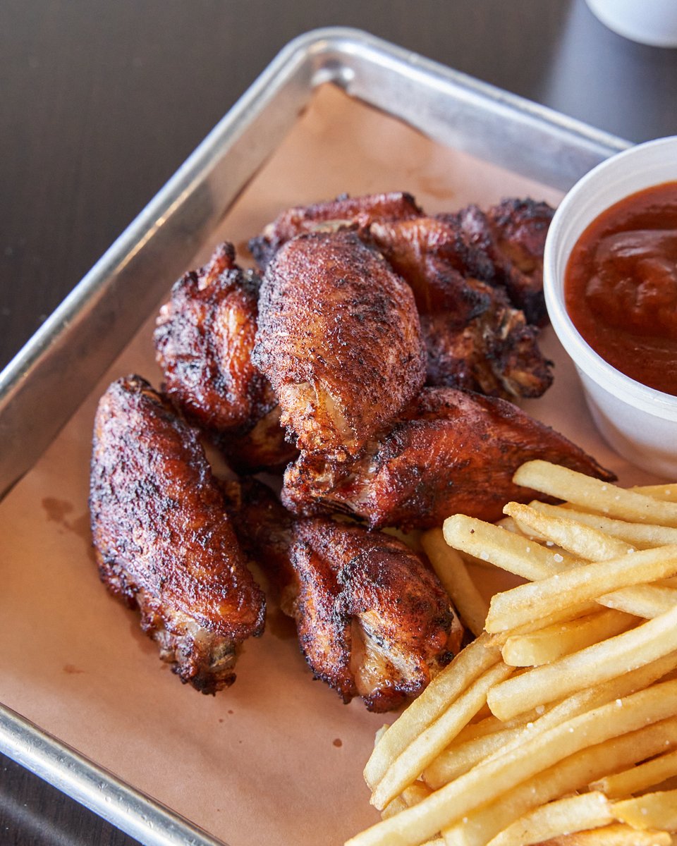 RighteousQue's tweet photo. It's Saturday and that means Wings Day! Grab some on the way to your kid's baseball game. That'll distract the opponent's coach for sure. https://t.co/99xBaykObr