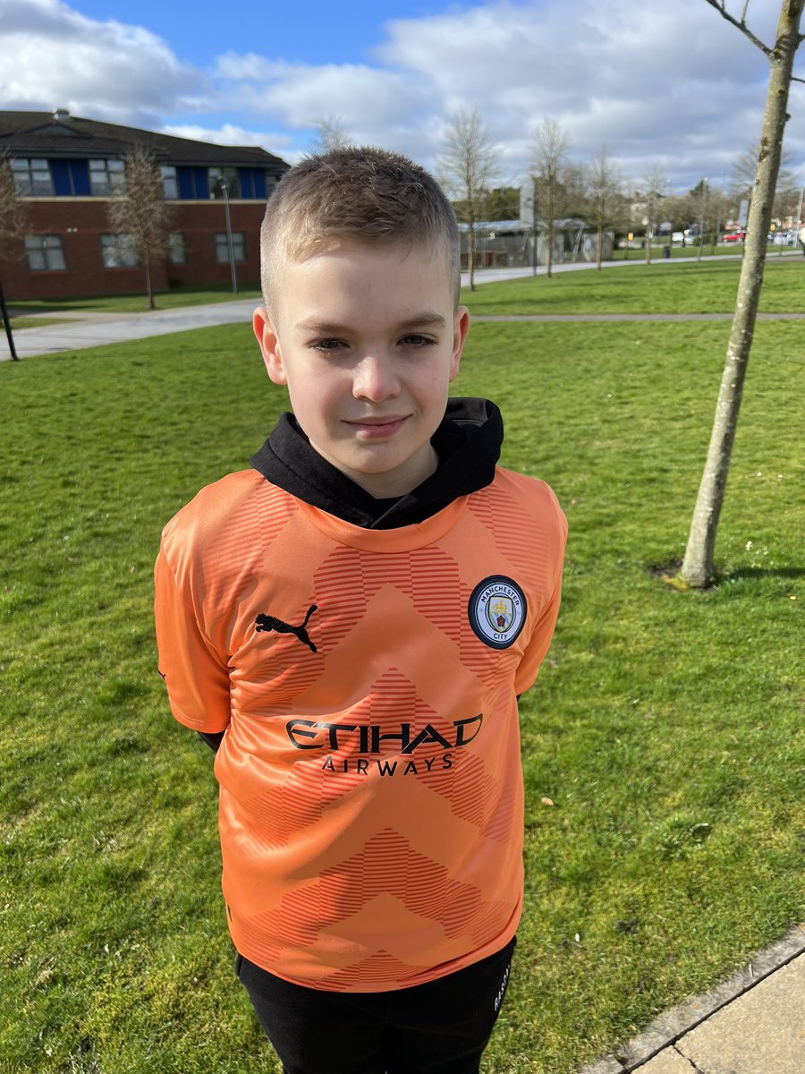 ltawebb's tweet photo. Won his big cup 1/4 final 4-1 today then off to @ManCity in his @edersonmoraes93 shirt with his sign but didn’t get lucky unfortunately! 😢 #ederson #gkunion #goalkeepers https://t.co/XnuKHdgNaH