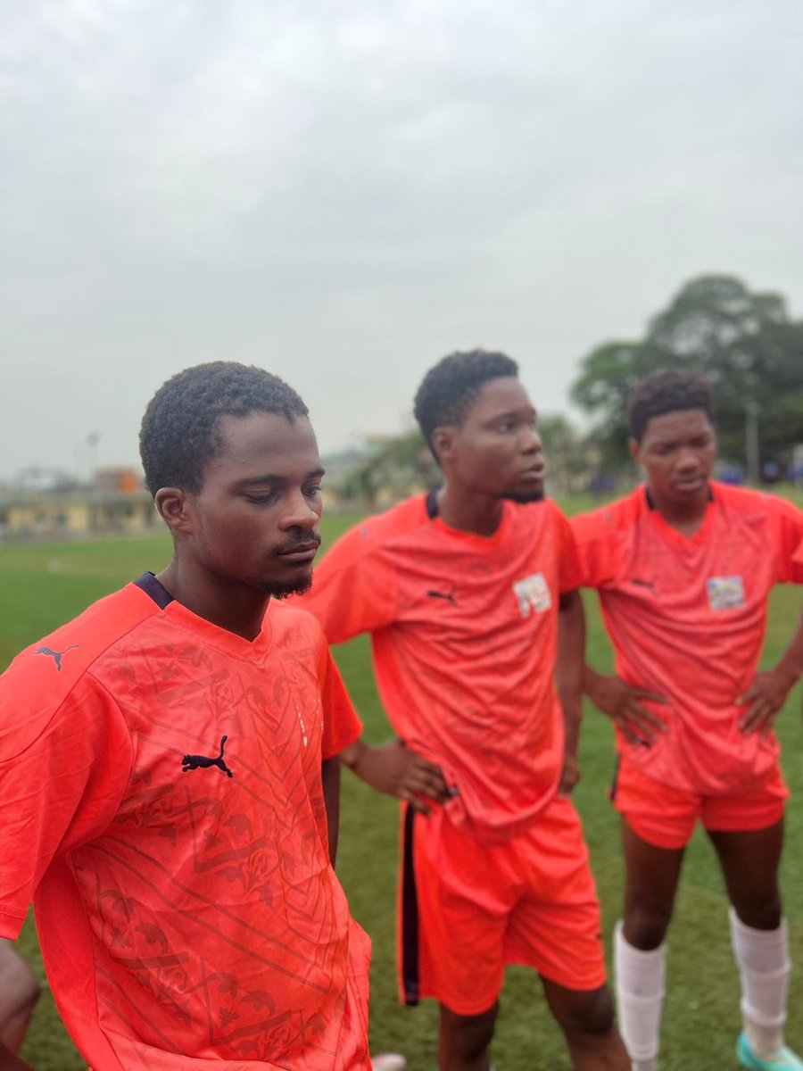 iam_OlaPhill90's tweet photo. Push the negativity aside and fill that open space with positivity. Even In Hard Times, Be More, Do More Because Life Wants You To Win. #OvercomeMore
This TEAM -Elites stars fc- β¨πβ https://t.co/v19mt3GwaF