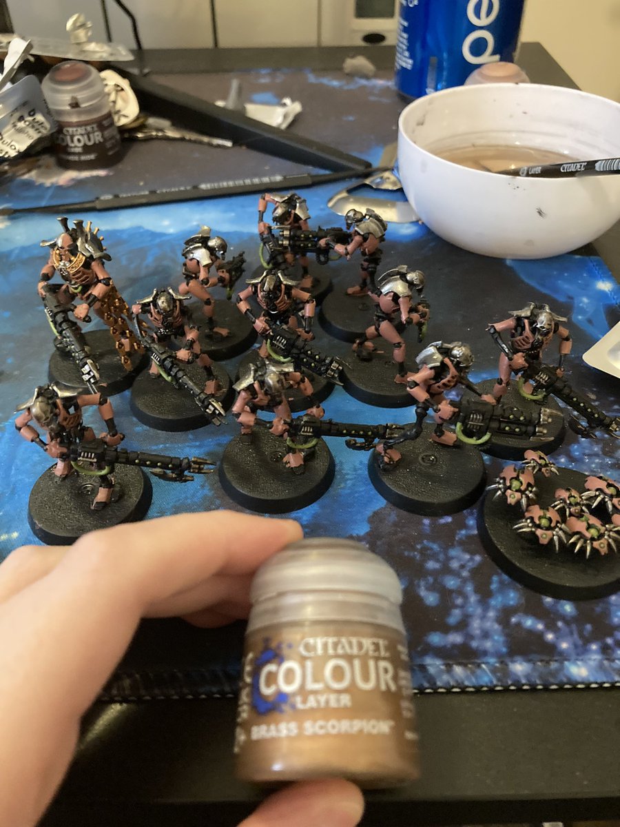 SassyyDragon's tweet photo. Repainting this entire squad of necrons in brass, send help https://t.co/HI1OPvqX8B