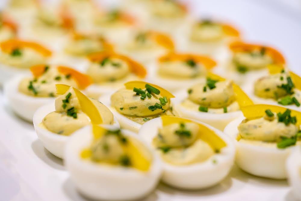 TasteCanada's tweet photo. @BurnbraeFarms is a Canadian, family owned & operated business, providing Canadians across the country with tasty and nutritious eggs and egg products for almost 80 years. To learn more about Burnbrae Farms, visit https://t.co/3KxVPYGesj #canadianingredients #eatlocal #eggs @ https://t.co/5fPZYhaJyz