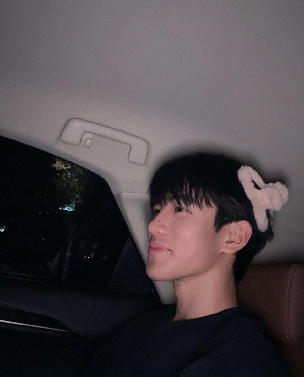 justuandme97's tweet photo. Same car 🙃 

Fourth nattawat girlfriend. #GeminiFourth #เจมีไนน์โฟร์ท #Gemini_NT #Fourthnattawat https://t.co/O84rXw16tl