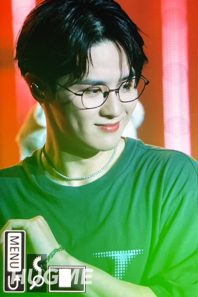 HUGME0101_'s tweet photo. 230401 BANGKOK FM

✨

#KUN #钱锟 #쿤
#WayV #威神V https://t.co/AeHgaTZ427