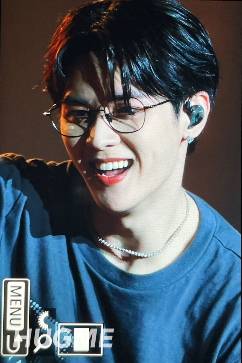HUGME0101_'s tweet photo. 230401 BANGKOK FM

✨

#KUN #钱锟 #쿤
#WayV #威神V https://t.co/AeHgaTZ427