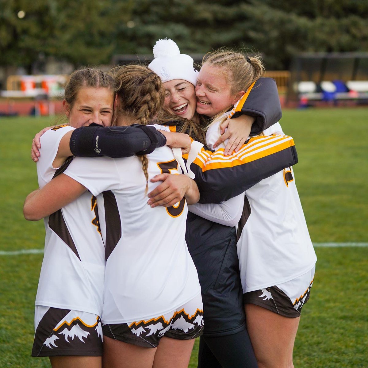 Wyoming Cowgirl Soccer tweet media
