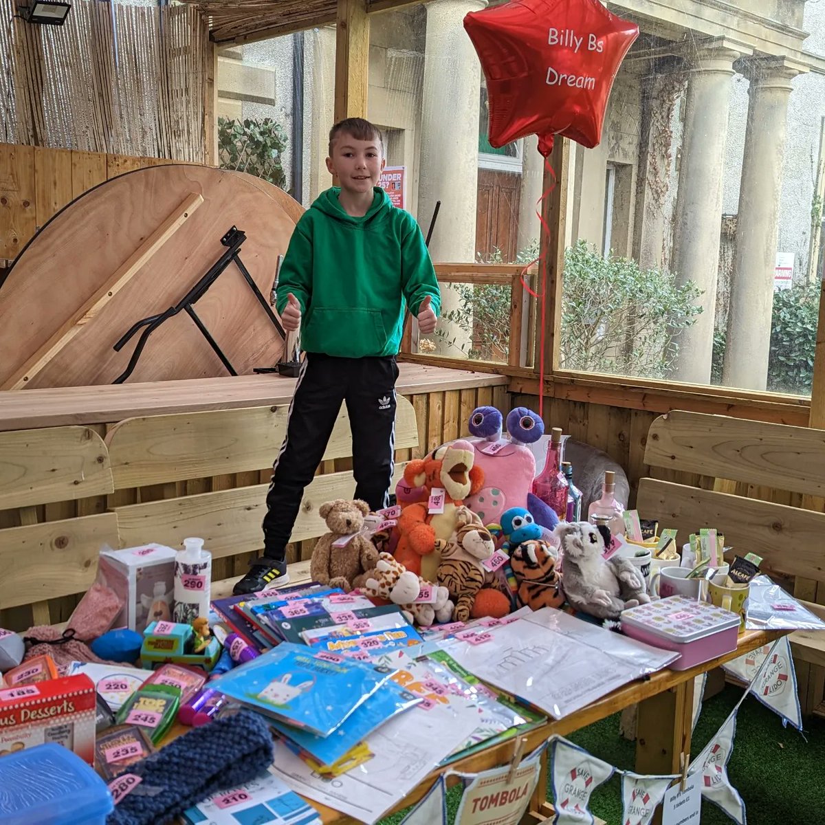 BillyBsDream's tweet photo. Billy B managed to raise £86 with his tombola and lucky dip today
@BillyBsDream raising funds to @savegrangelido https://t.co/hOrQKWxvm9